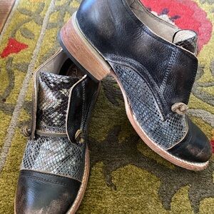 Freebird by Steven ‘Mabel’ Black and Gray Textured Oxfords